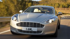 Превью обои aston martin, rapide, 2009, серебряный, вид спереди, авто, астон мартин, деревья