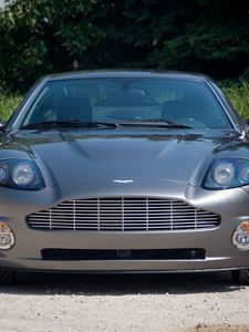 Превью обои aston martin, v12, vanquish, 2001, серый, вид спереди, астон мартин, авто