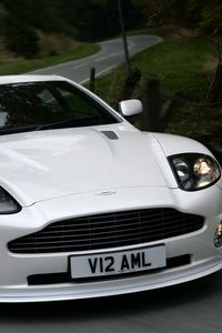 Превью обои aston martin, v12, vanquish, 2004, белый, вид спереди, авто, астон мартин, природа