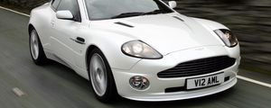 Превью обои aston martin, v12, vanquish, 2004, белый, вид спереди, авто, астон мартин, скорость