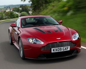 Превью обои aston martin, v12, zagato, 2012, красный, вид спереди, астон мартин, авто, стиль, скорость, природа