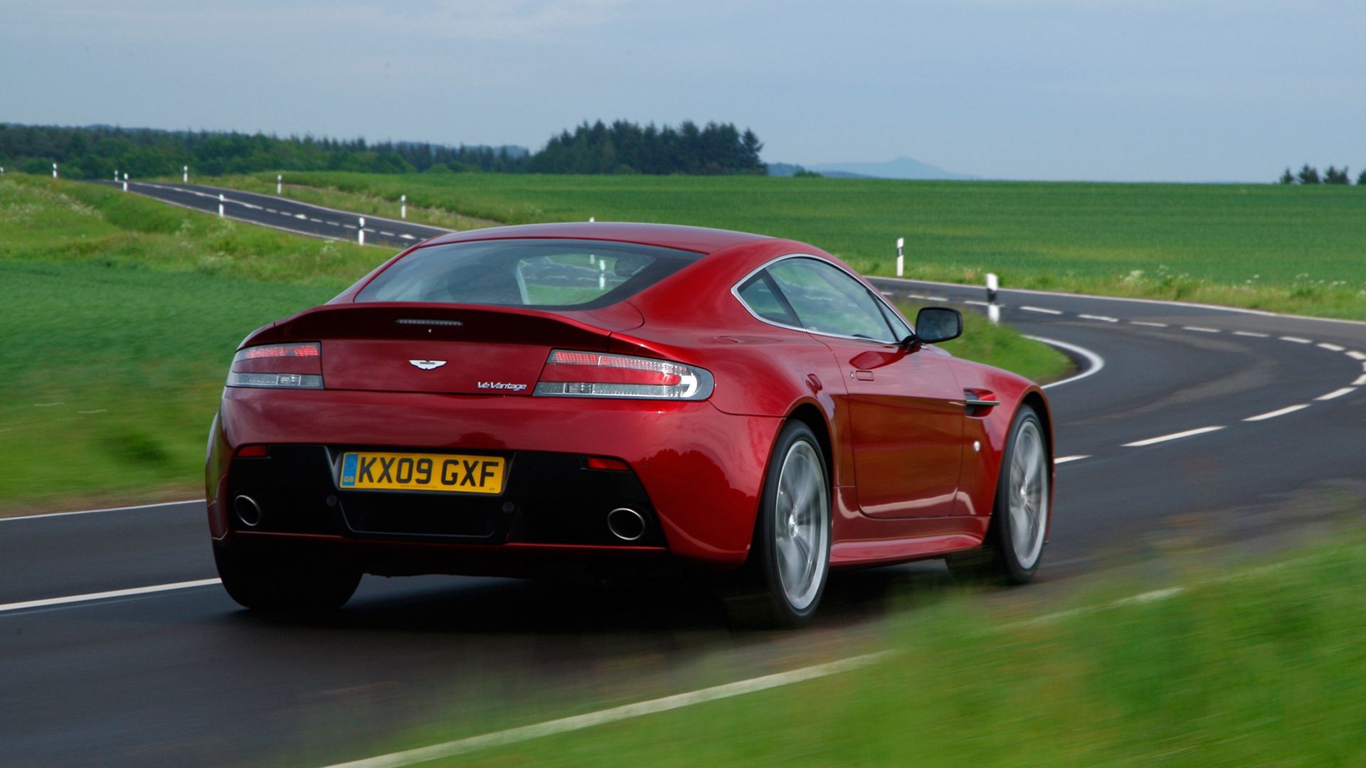 Aston Martin v12 Vantage. Aston Martin v12 Vantage 2009.