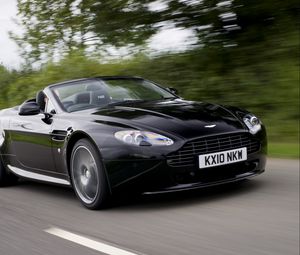 Превью обои aston martin, v8, 2010, черный, вид сбоку, авто, астон мартин, скорость