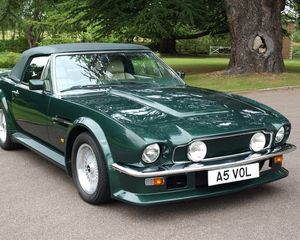 Превью обои aston martin, v8, vantage, 1984, зеленый, вид спереди, авто, астон мартин