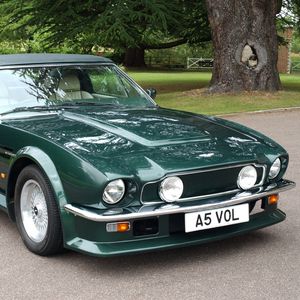 Превью обои aston martin, v8, vantage, 1984, зеленый, вид спереди, авто, астон мартин