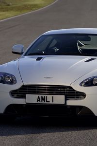 Превью обои aston martin, v8, vantage, 2011, белый, вид спереди, авто, астон мартин