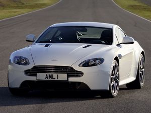 Превью обои aston martin, v8, vantage, 2011, белый, вид спереди, авто, астон мартин