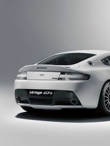 Превью обои aston martin, v8, vantage, 2010, белый, вид сзади, авто, астон мартин, стиль