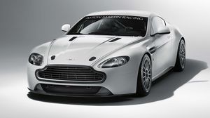 Превью обои aston martin, v8, vantage, 2010, белый, вид спереди, стиль, астон мартин, авто