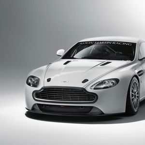 Превью обои aston martin, v8, vantage, 2010, белый, вид спереди, стиль, астон мартин, авто