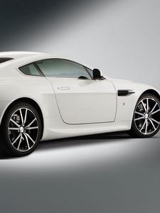 Превью обои aston martin, v8, vantage, 2010, белый, вид сбоку, авто, астон мартин