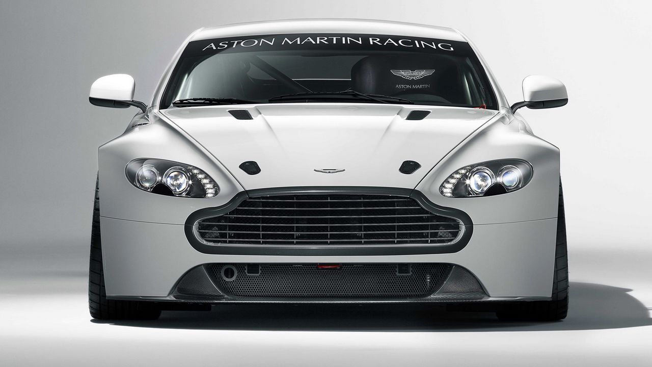 Обои aston martin, v8, vantage, 2010, белый, вид спереди, стиль, астон мартин, авто