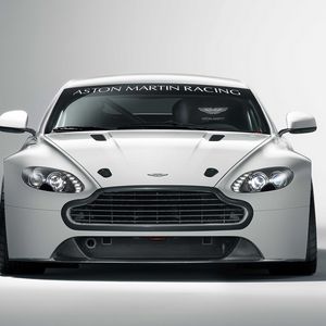 Превью обои aston martin, v8, vantage, 2010, белый, вид спереди, стиль, астон мартин, авто