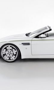 Превью обои aston martin, v8, vantage, 2010, белый, вид сбоку, стиль