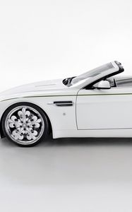 Превью обои aston martin, v8, vantage, 2010, белый, вид сбоку, стиль