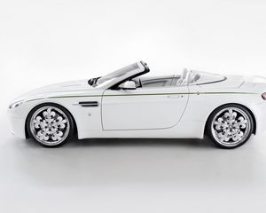 Превью обои aston martin, v8, vantage, 2010, белый, вид сбоку, стиль