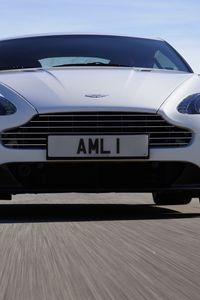 Превью обои aston martin, v8, vantage, 2011, белый, вид спереди, авто, астон мартин, асфальт