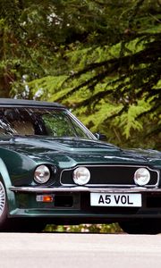 Превью обои aston martin, v8, vantage, 1984, зеленый, вид спереди, ретро, астон мартин, авто