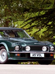 Превью обои aston martin, v8, vantage, 1984, зеленый, вид спереди, ретро, астон мартин, авто