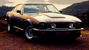 Превью обои aston martin, v8, vantage, 1977, синий, вид спереди, авто, астон мартин, природа