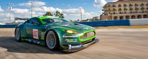 Превью обои aston martin, v8, vantage, 2009, зеленый, вид сбоку, спорт, астон мартин, скорость