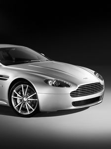 Превью обои aston martin, v8, vantage, 2008, серебряный, вид сбоку, астон мартин, стиль