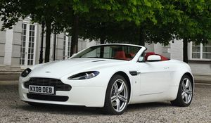 Превью обои aston martin, v8, vantage, 2008, белый, вид спереди, стиль, астон мартин, кабриолет