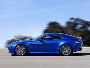 Превью обои aston martin, v8, vantage, 2011, синий, вид сбоку, авто, астон мартин, скорость