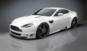 Превью обои aston martin, v8, vantage, 2008, белый, вид сбоку, стиль, отражение, астон мартин