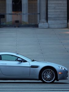 Превью обои aston martin, v8, vantage, 2008, голубой, вид сбоку, авто, астон мартин