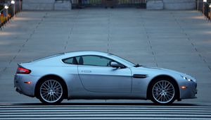 Превью обои aston martin, v8, vantage, 2008, голубой, вид сбоку, авто, астон мартин