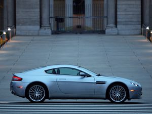 Превью обои aston martin, v8, vantage, 2008, голубой, вид сбоку, авто, астон мартин