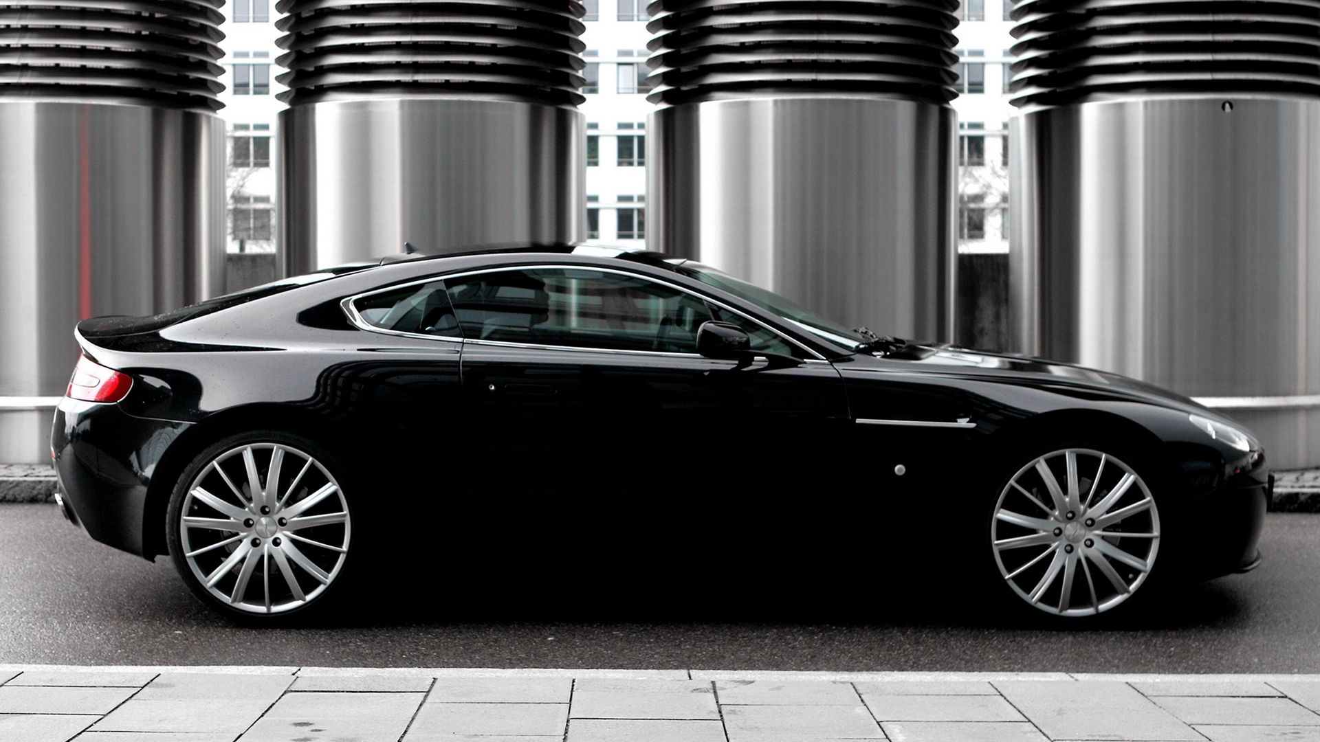 Aston Martin db9 черный