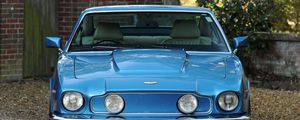 Превью обои aston martin, v8, vantage, 1977, голубой, вид спереди, авто, астон мартин