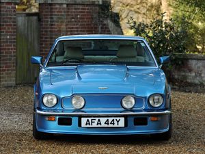 Превью обои aston martin, v8, vantage, 1977, голубой, вид спереди, авто, астон мартин