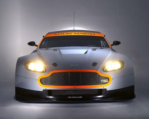 Превью обои aston martin, v8, vantage, 2008, серый, вид спереди, авто, астон мартин, стиль