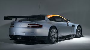 Превью обои aston martin, v8, vantage, 2008, серый, вид сзади, стиль, астон мартин