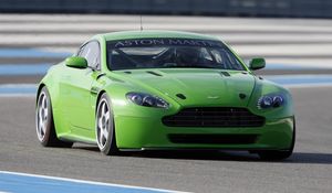 Превью обои aston martin, v8, vantage, 2007, зеленый, вид спереди, астон мартин, авто