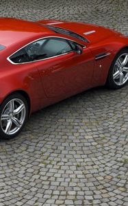 Превью обои aston martin, v8, vantage, 2008, красный, вид сверху, стиль, астон мартин