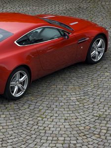 Превью обои aston martin, v8, vantage, 2008, красный, вид сверху, стиль, астон мартин