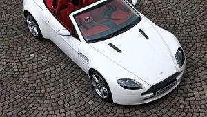 Превью обои aston martin, v8, vantage, 2008, белый, вид сверху, кабриолет, стиль