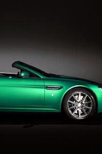 Превью обои aston martin, v8, vantage, 2011, зеленый, вид сбоку, стиль