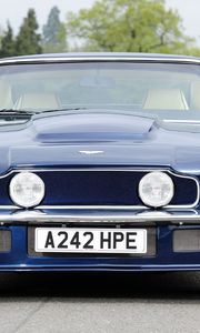 Превью обои aston martin, v8, vantage, 1977, синий, вид спереди, авто, деревья