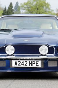 Превью обои aston martin, v8, vantage, 1977, синий, вид спереди, авто, деревья