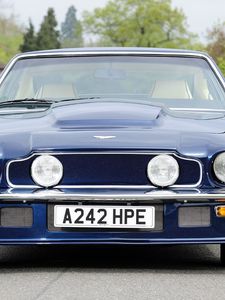 Превью обои aston martin, v8, vantage, 1977, синий, вид спереди, авто, деревья