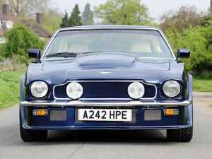 Превью обои aston martin, v8, vantage, 1977, синий, вид спереди, авто, деревья