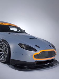 Превью обои aston martin, v8, vantage, 2008, серый, вид сбоку, стиль