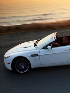 Превью обои aston martin, v8, vantage, 2008, белый, вид сбоку, кабриолет, астон мартин, скорость