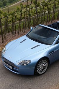 Превью обои aston martin, v8, vantage, 2008, голубой, вид сверху, кабриолет, стиль, природа