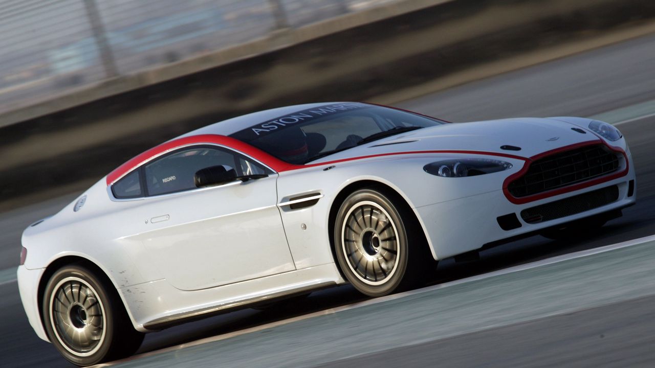 Обои aston martin, v8, vantage, 2009, белый, вид сбоку, авто, скорость